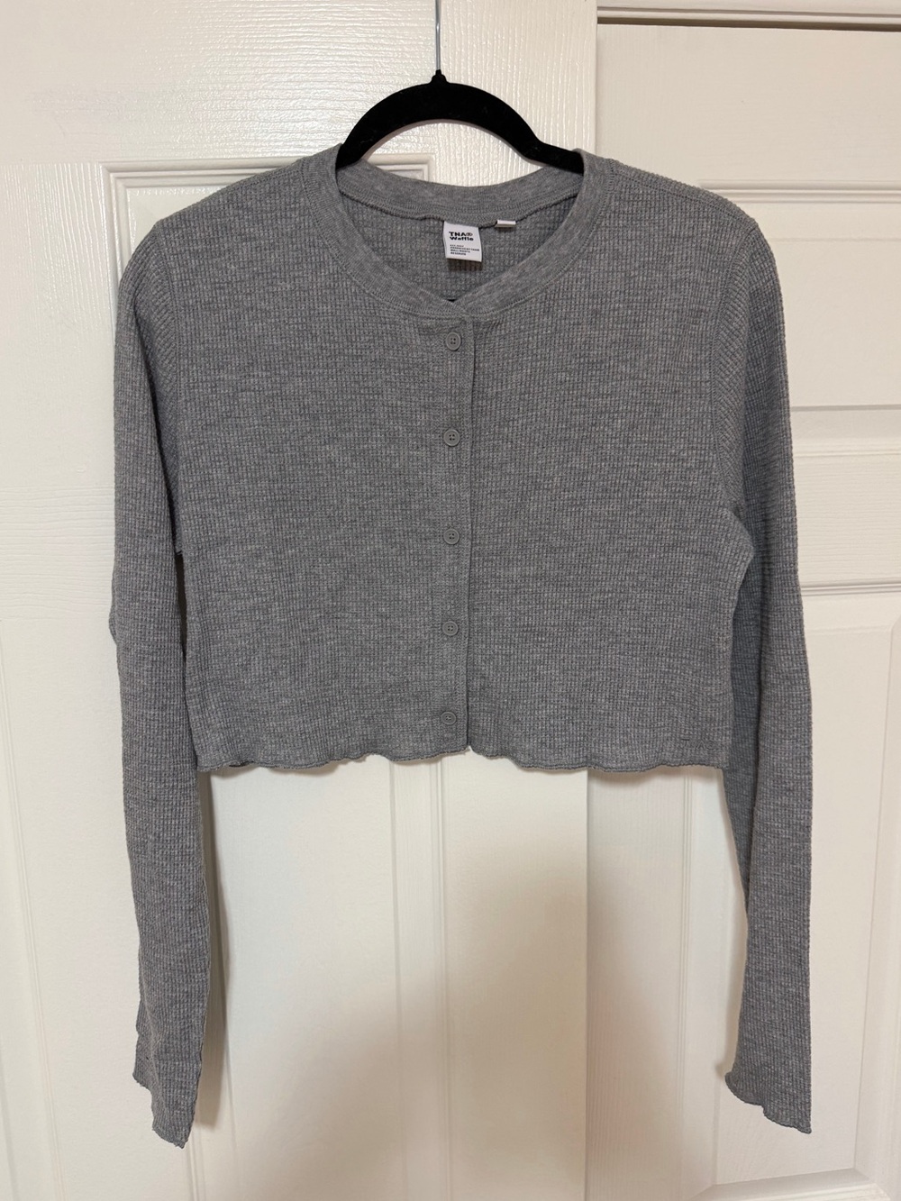 NWOT Aritzia TNA Waffle Grey Cropped Button-Front Long Sleeve - Size Large